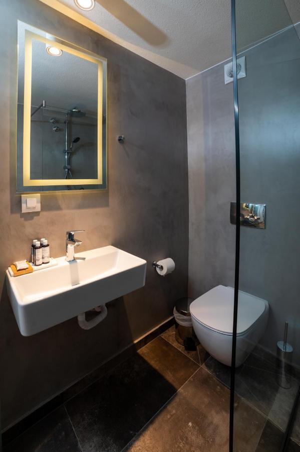 יואנינה Brettania Hotel מראה חיצוני תמונה