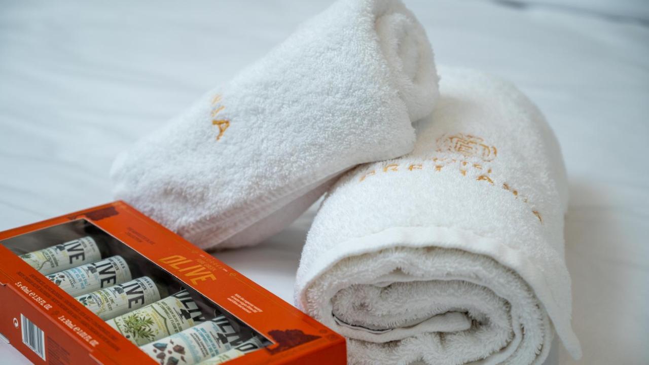 יואנינה Brettania Hotel מראה חיצוני תמונה